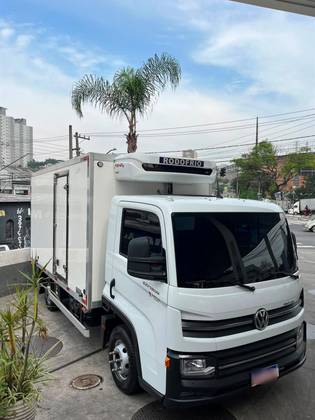 VOLKSWAGEN DELIVERY EXPRESS 3.0 TURBO DIESEL CHASSI 4X2 AUTOMÁTICO
